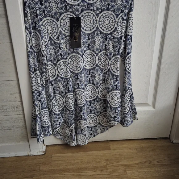 Womans long sleeve shirt NWT - Picture 3 of 5